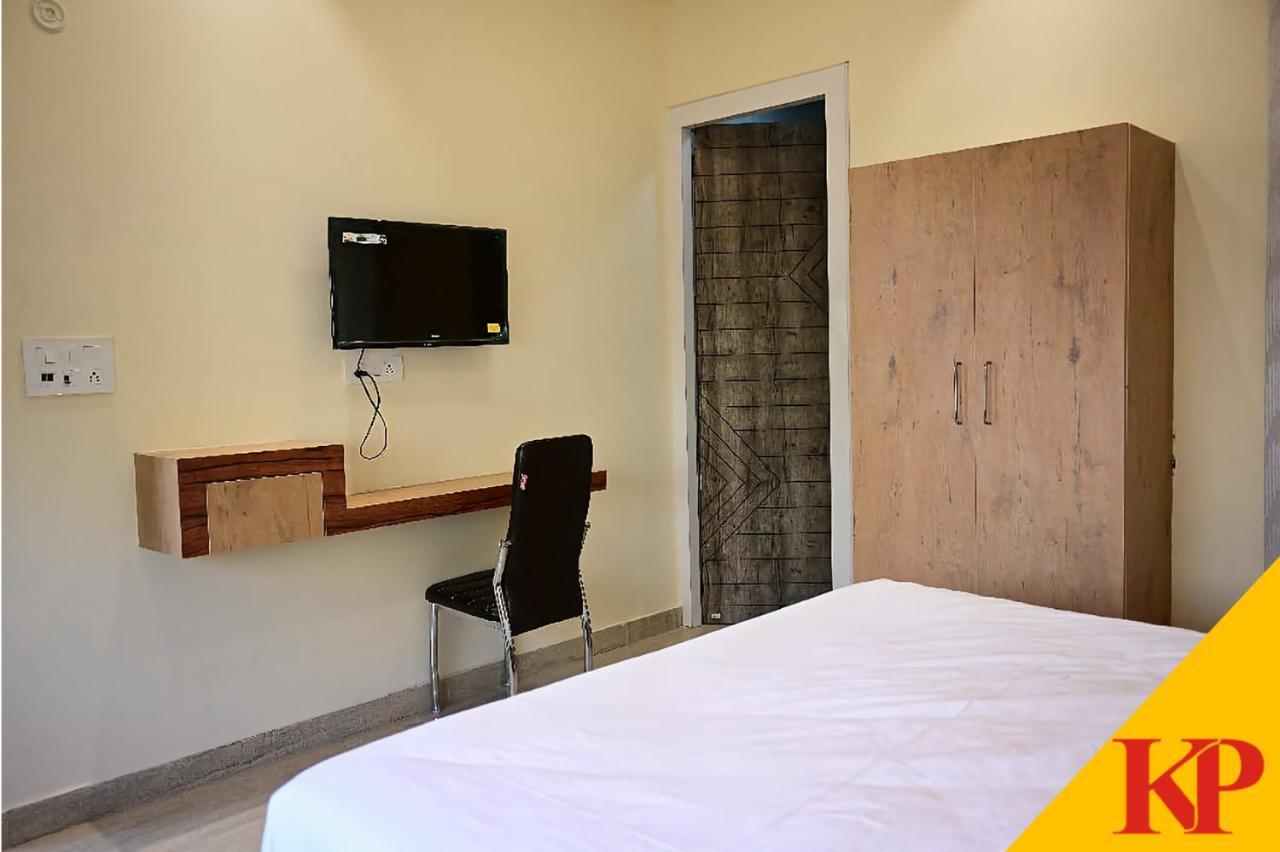 Hotel Kapson Palace Bareilly Bagian luar foto